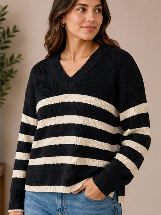 Kaffe Sweaters - KAFFE Striped V-Neck Knit Sweater Women’s Small Navy Cream Chunky Pullover Cozy
